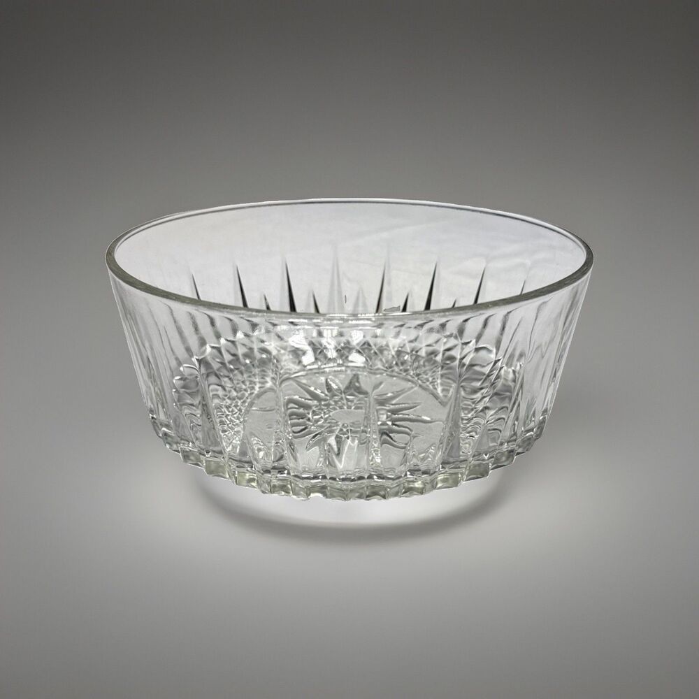 Arcoroc France Bowl Clear Cut Glass Diamond Starburst 8" Serving Vintage Diamant